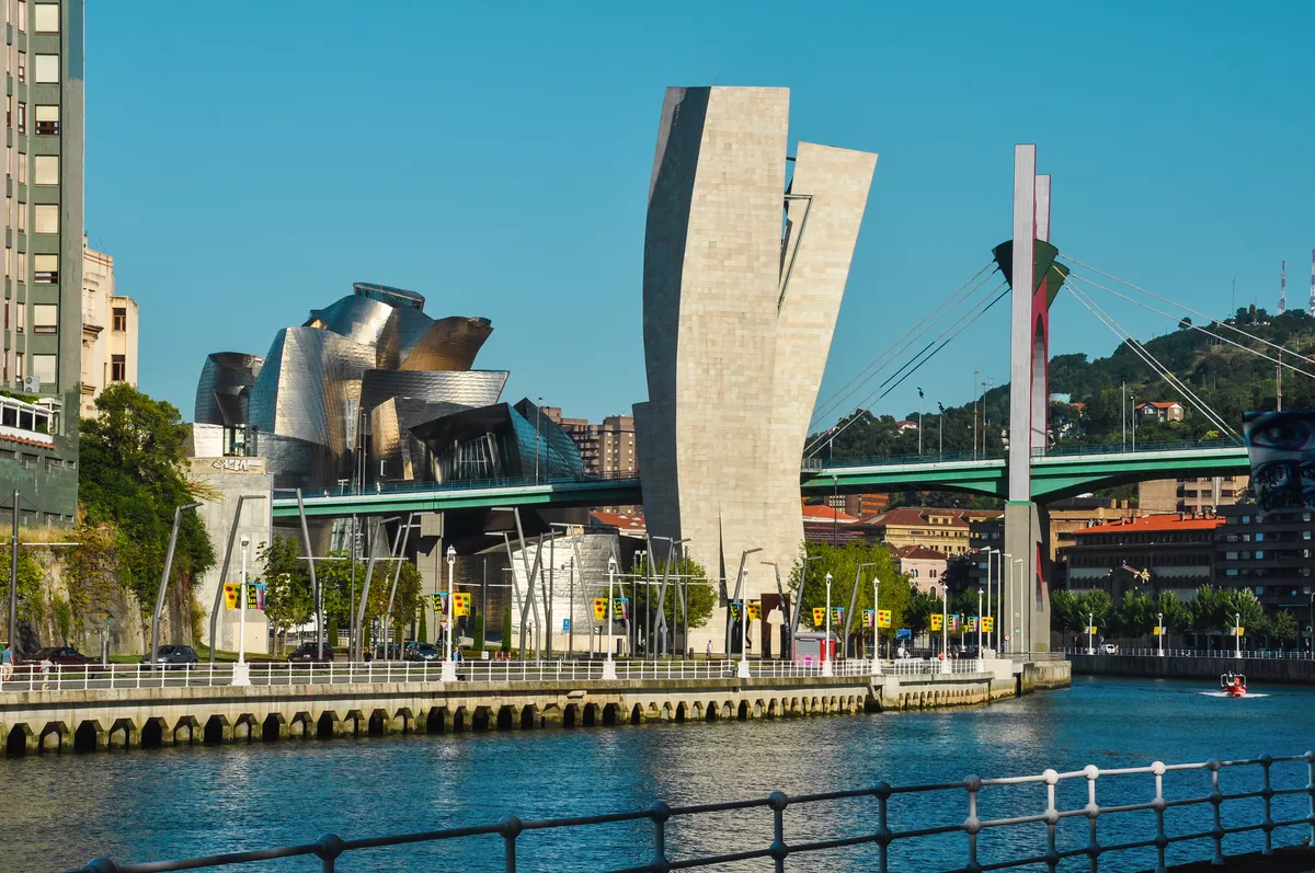 Blick auf die Mündung von Bilbao - ©luisfpizarro - stock.adobe.com