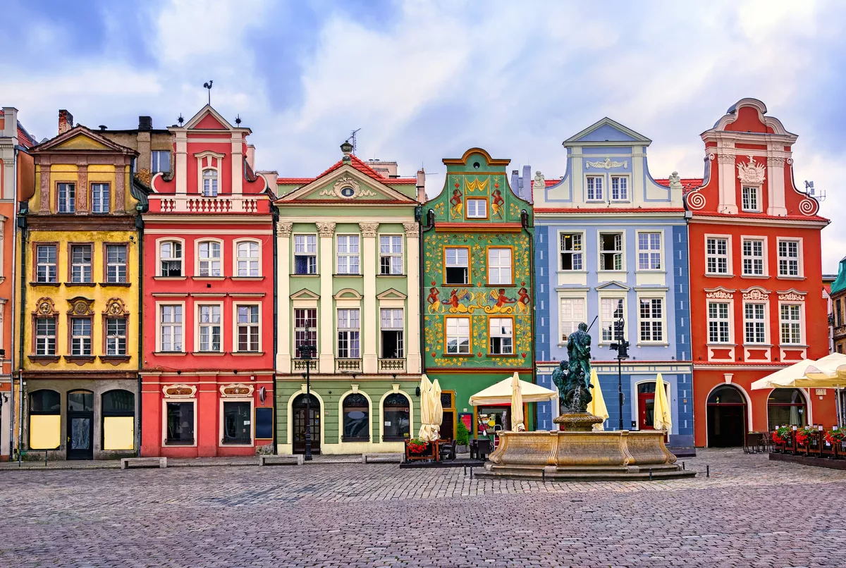 Bunte Renaissancefassaden auf dem zentralen Marktplatz in Posen - © Boris Stroujko - stock.adobe.com