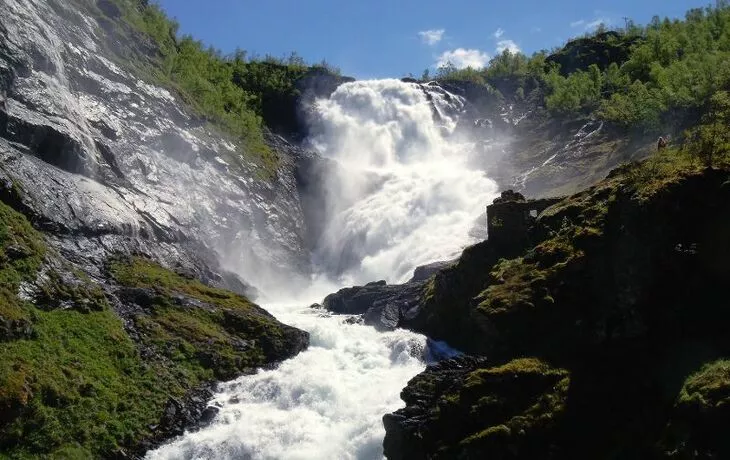 Blick auf die wilde Natur Norwegens aus der Flambahn - © pekaste - Fotolia