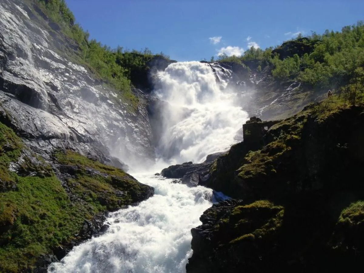 Blick auf die wilde Natur Norwegens aus der Flambahn - © pekaste - Fotolia