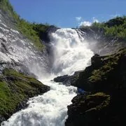 Blick auf die wilde Natur Norwegens aus der Flambahn