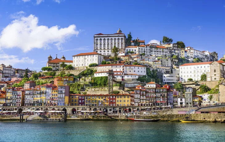 Altstadt am Douro, Porto - © shutterstock_270705206