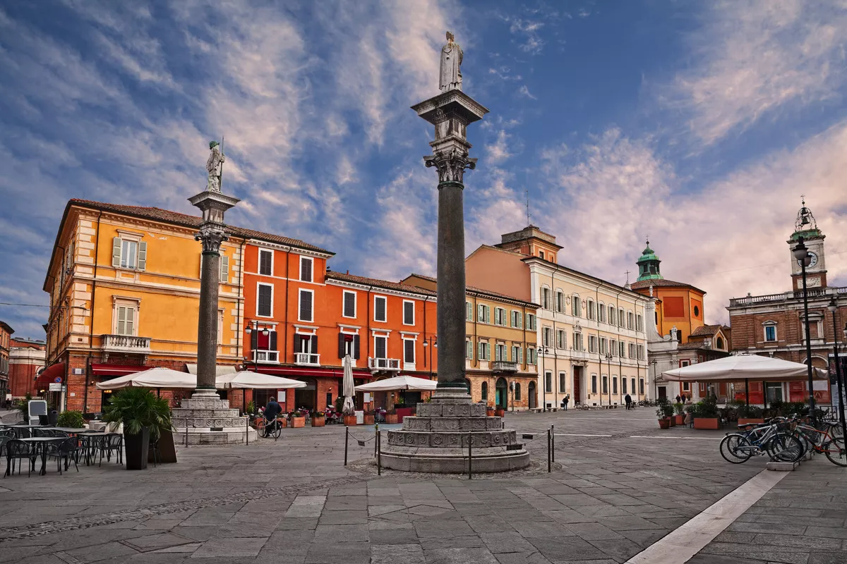 Hauptplatz Piazza del Popol in Ravenna - © ermess - stock.adobe.com