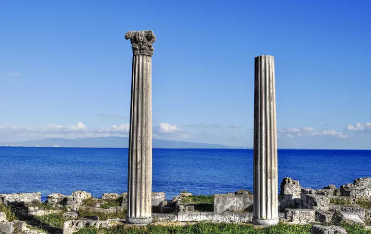 Tharros-Säulen an der Westküste Sardiniens - ©hibiscus81 - stock.adobe.com