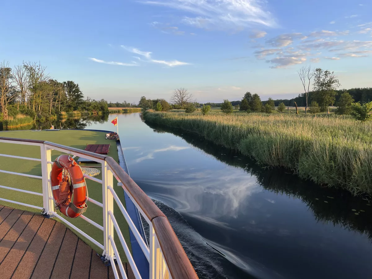 Uferlandschaft entlang der Alten Oder - © Monika Theiler