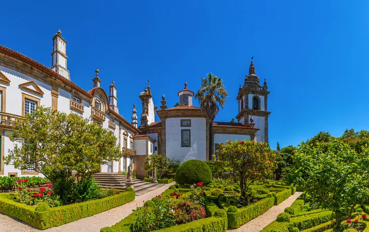 Gärten und Anwesen Casa de Mateus in Portugal - dudlajzov - stock.adobe.com