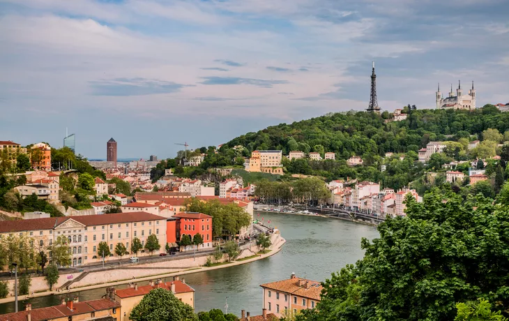 Panorama von Lyon vom Fort de Vaise aus gesehen - ©MangAllyPop@ER - stock.adobe.com