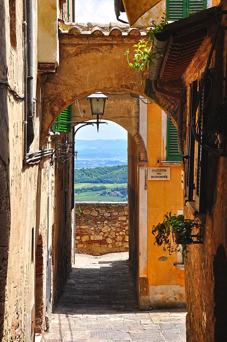 Gasse in Montepulciano - © ksch966 - stock.adobe.com