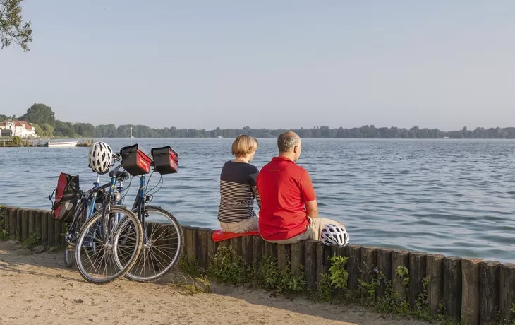 Entspannung am Ufer - © KLEMME