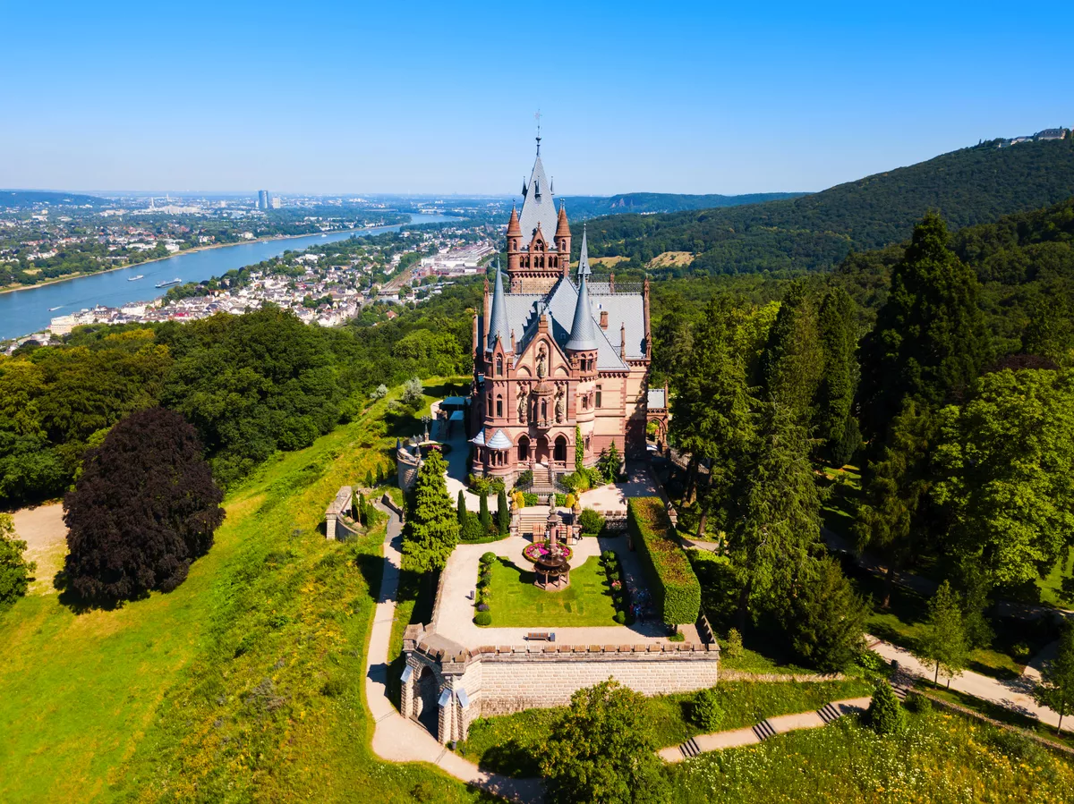 Schloss Drachenburg im Siebengebirge - © saiko3p - stock.adobe.com