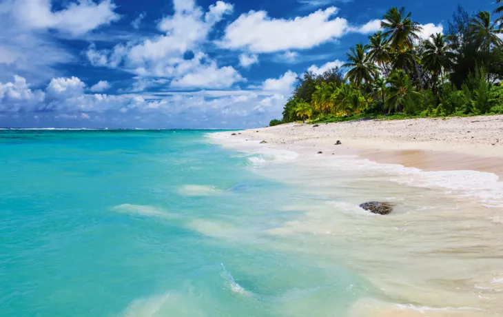 Tropischer Strand mit Felsen,Palmen und erstaunliche Wasser auf Koch - © Martin Valigursky - Fotolia