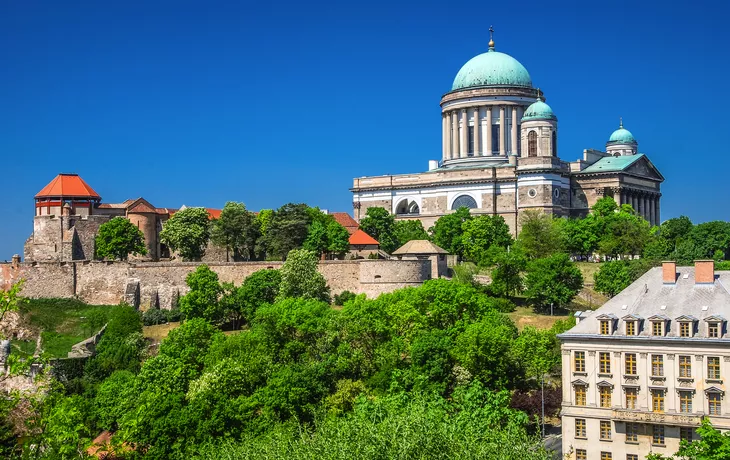 Hügelkathedrale in Esztergom - © Tito Slack - stock.adobe.com