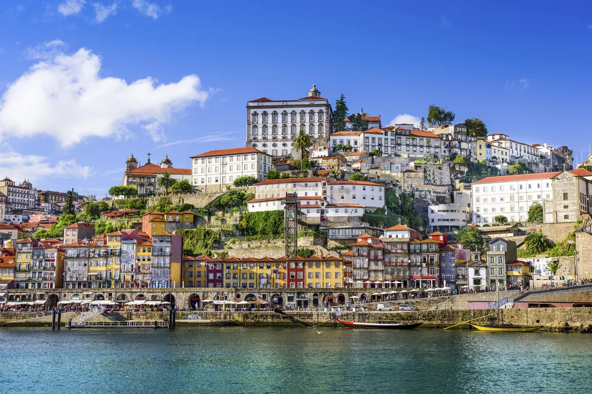 Altstadt am Douro, Porto - © shutterstock_270705206