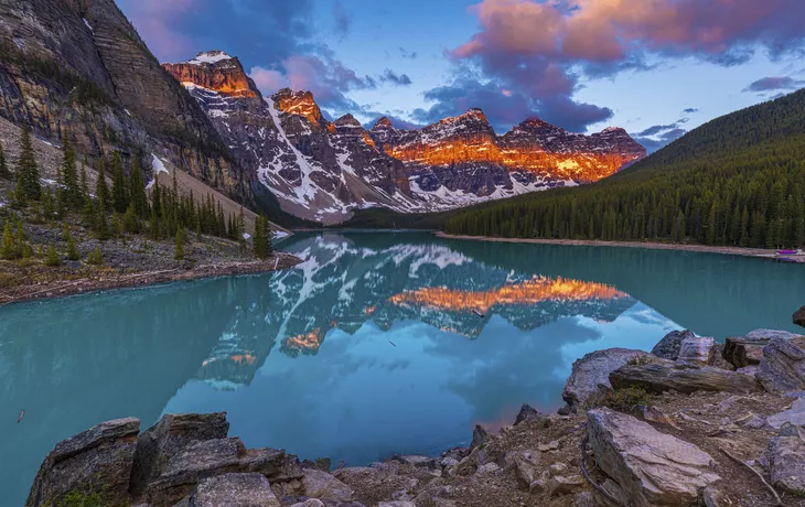 Moraine Lake - © Michael Whitworth - stock.adobe.com