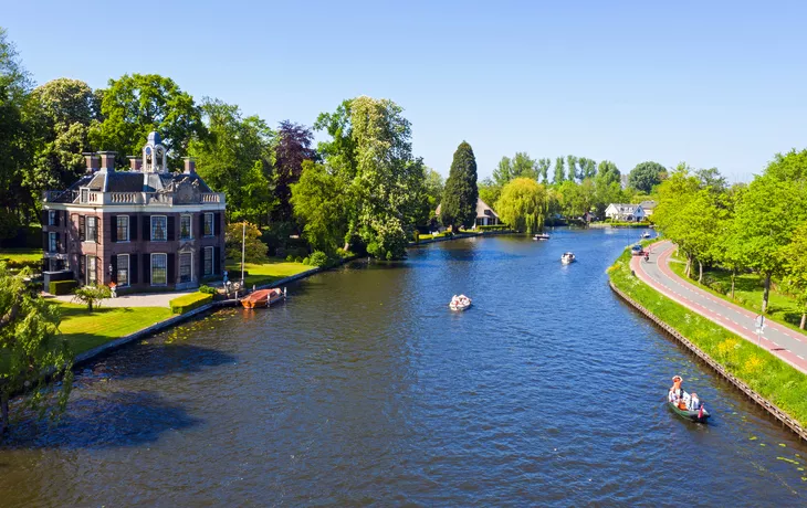 Luftaufnahmen vom Fluss Vecht in den Niederlanden - © Nataraj - stock.adobe.com