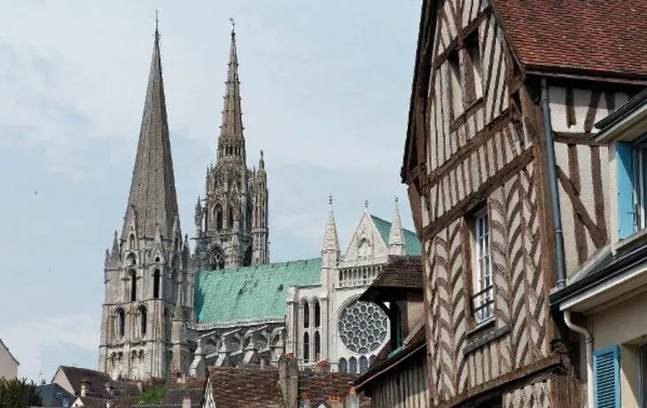 Blick auf die Kathedrale Notre-Dame de Chartres - © Christian JACQUET - Fotolia