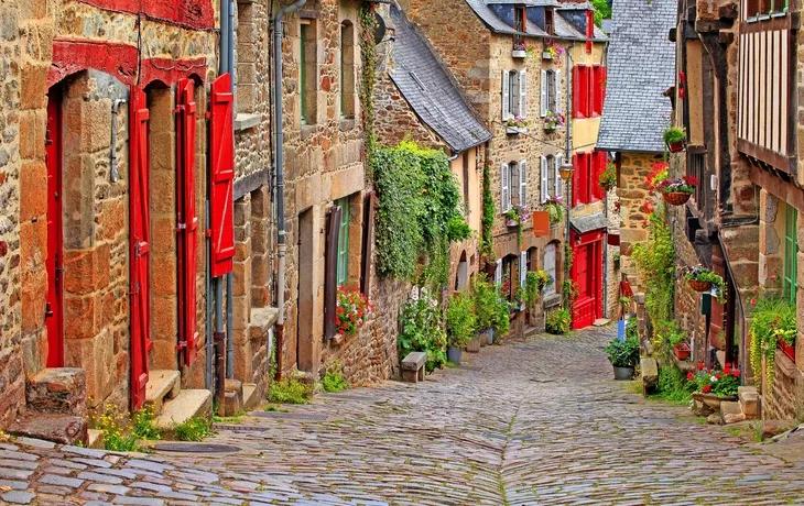 Dinan in der Bretagne - © aterrom - stock.adobe.com