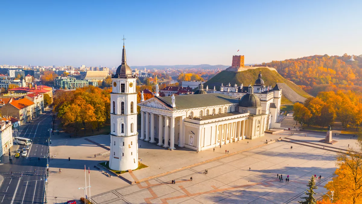 Kathedrale St. Stanislaus in Vilnius - © Aleh Varanishcha - stock.adobe.com