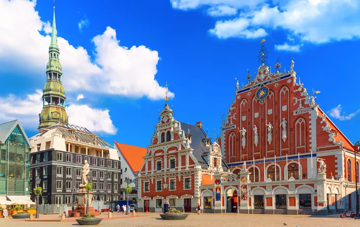 Schwarzhäupterhaus auf dem Rathausplatz von Riga  - © Nikolay N. Antonov - stock.adobe.com